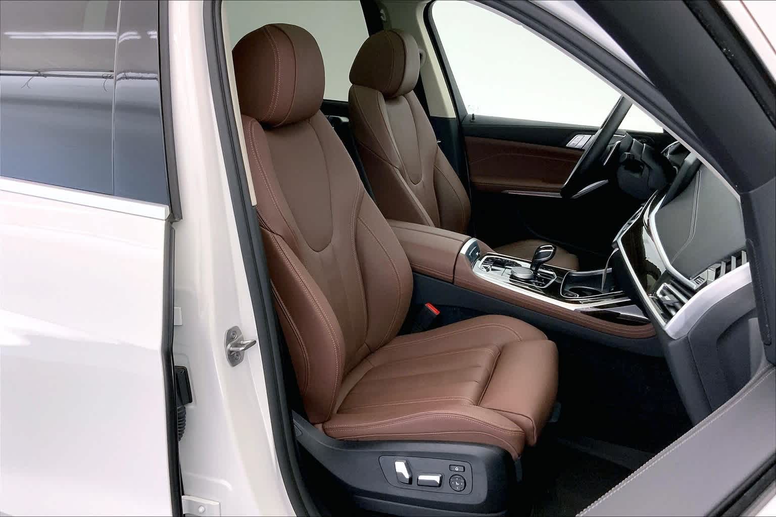 Thumbnail: 2021 BMW X7 - 13