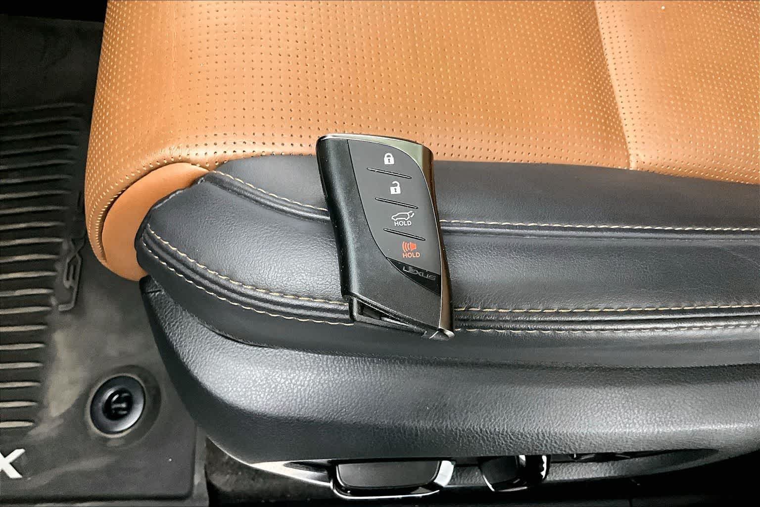 Thumbnail: 2024 Lexus GX - 19