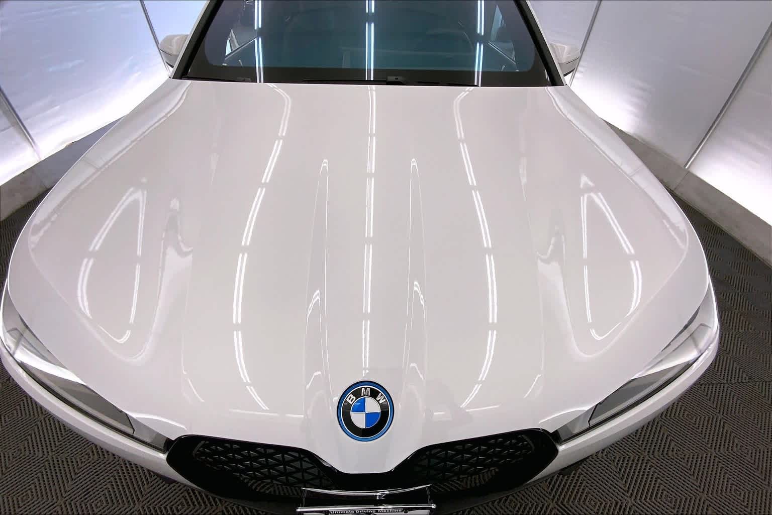Thumbnail: 2025 BMW iX - 9