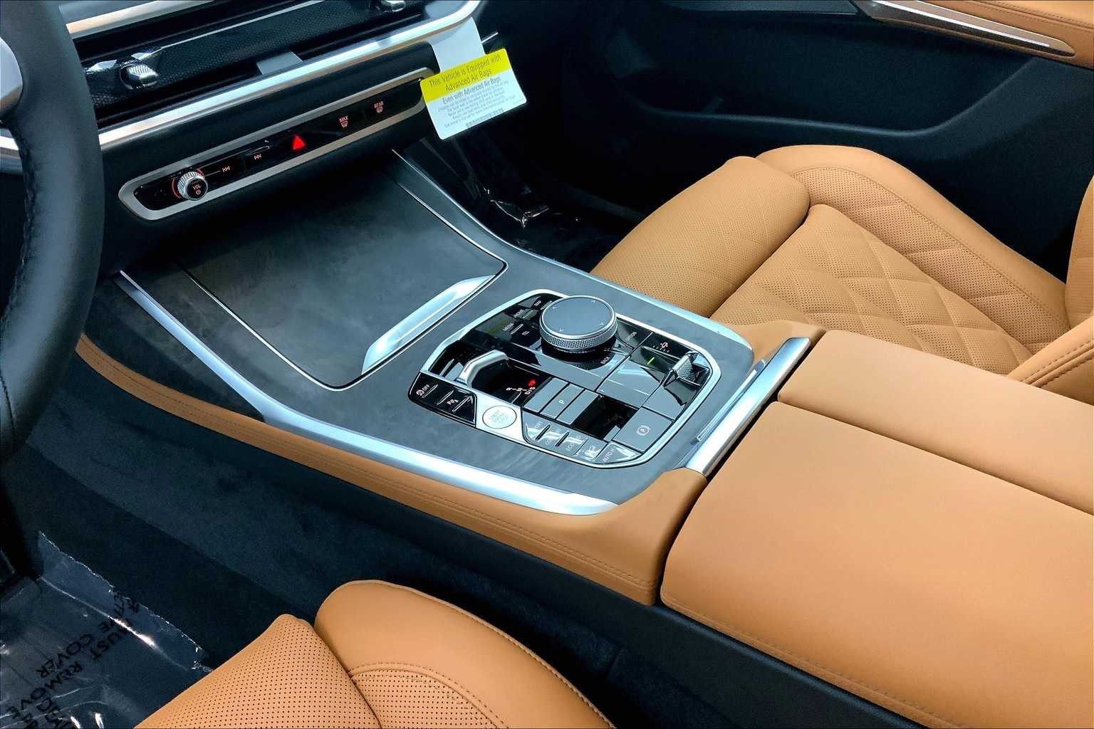 Thumbnail: 2026 BMW X7 - 17