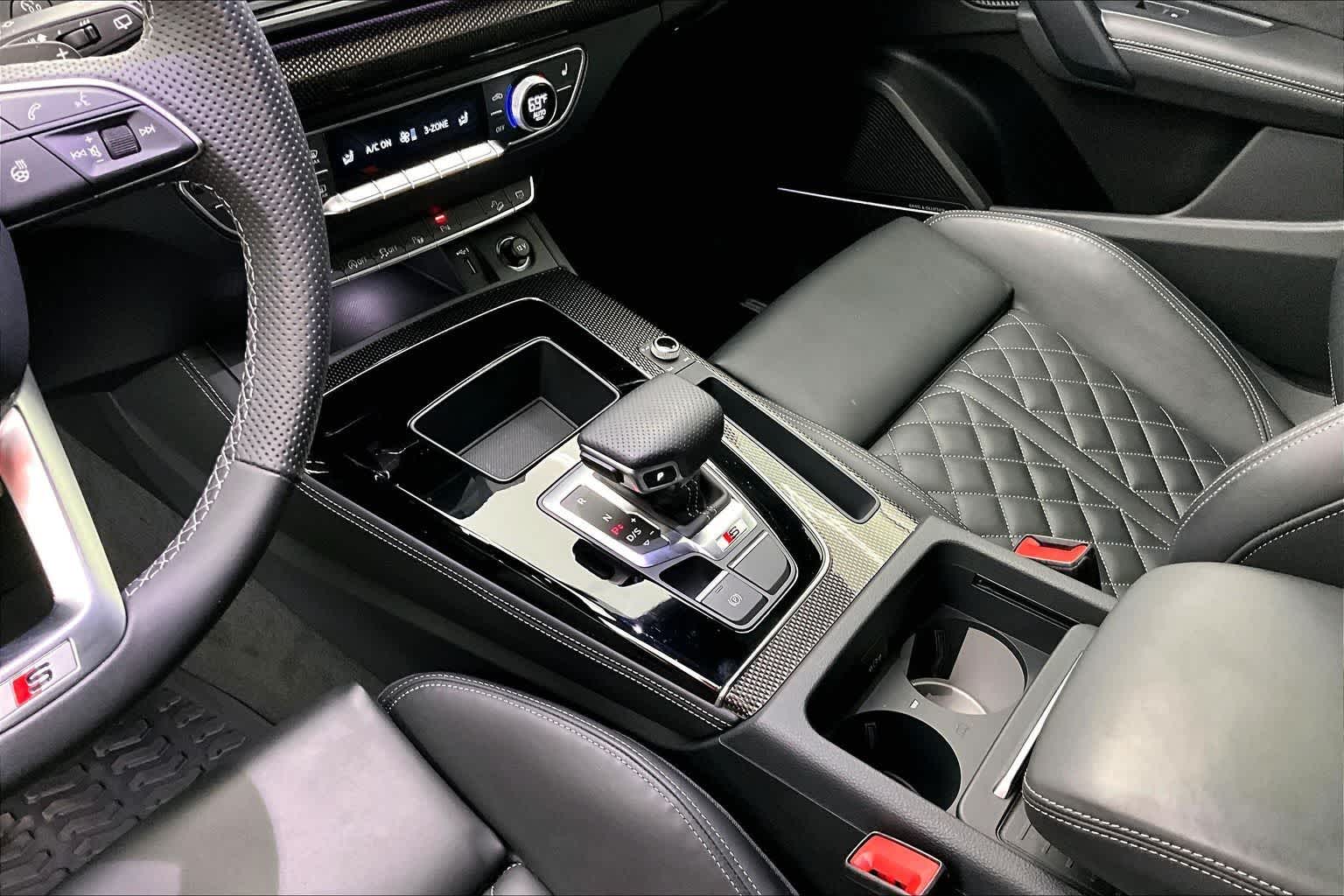 Thumbnail: 2024 Audi SQ5 - 16