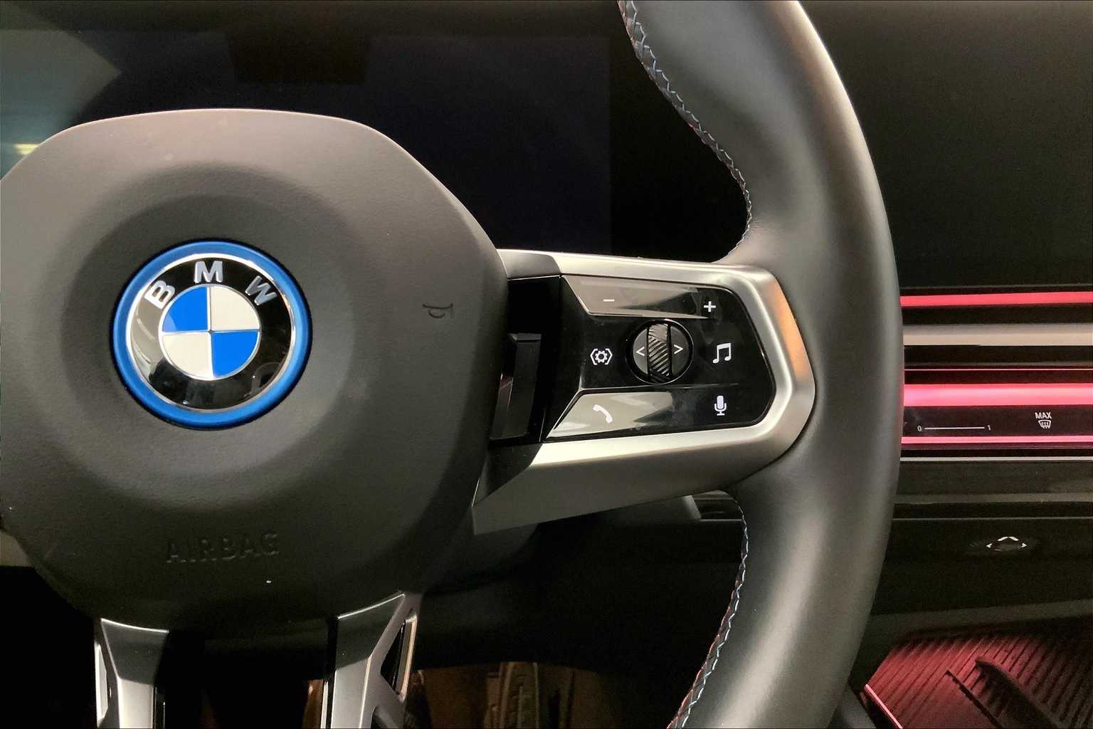 Thumbnail: 2024 BMW i5 - 25