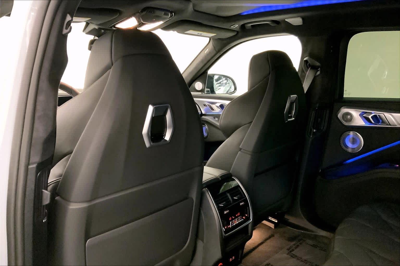 Thumbnail: 2026 BMW XM - 12