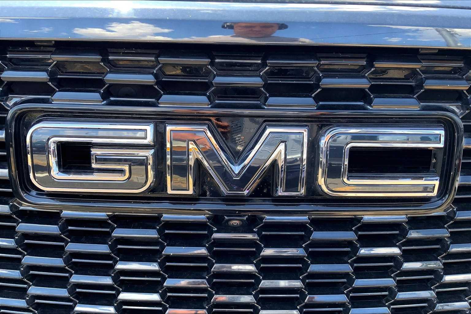 Thumbnail: 2023 GMC Yukon - 18