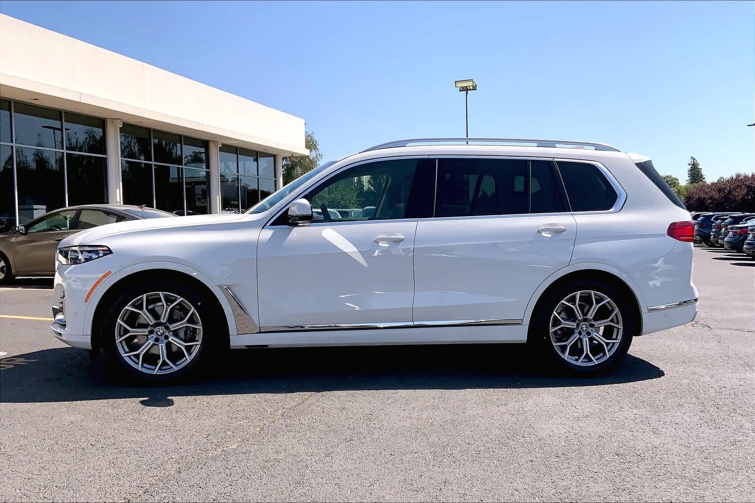 Thumbnail: 2021 BMW X7 - 3