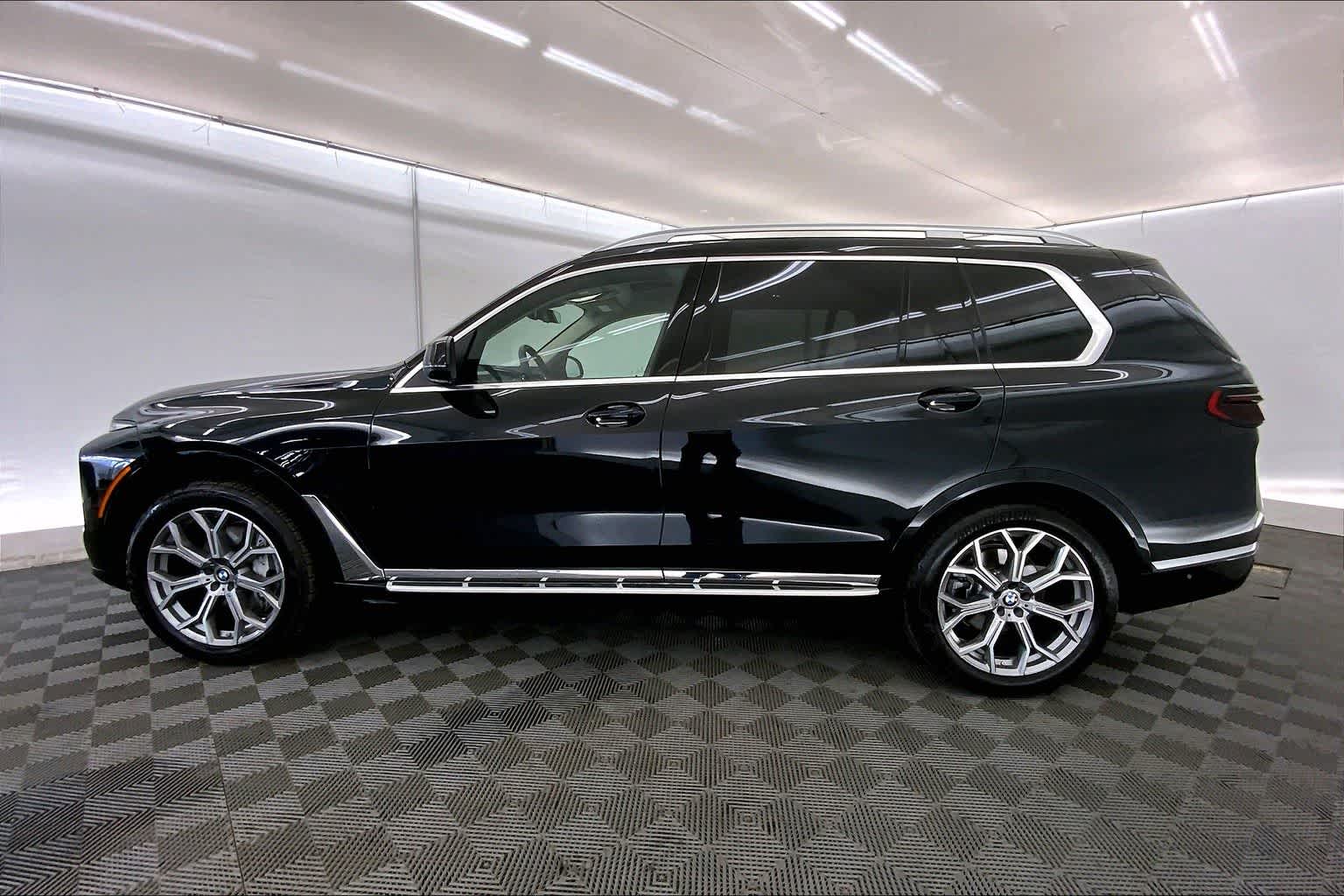 Thumbnail: 2024 BMW X7 - 3