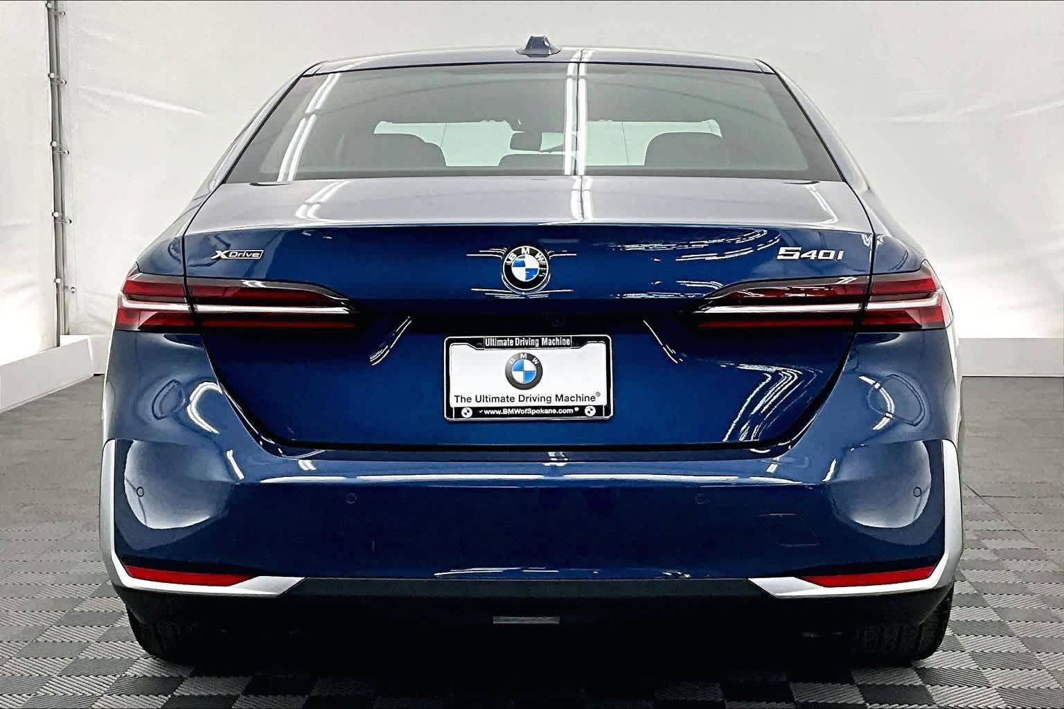 Thumbnail: 2026 BMW 5 Series - 5