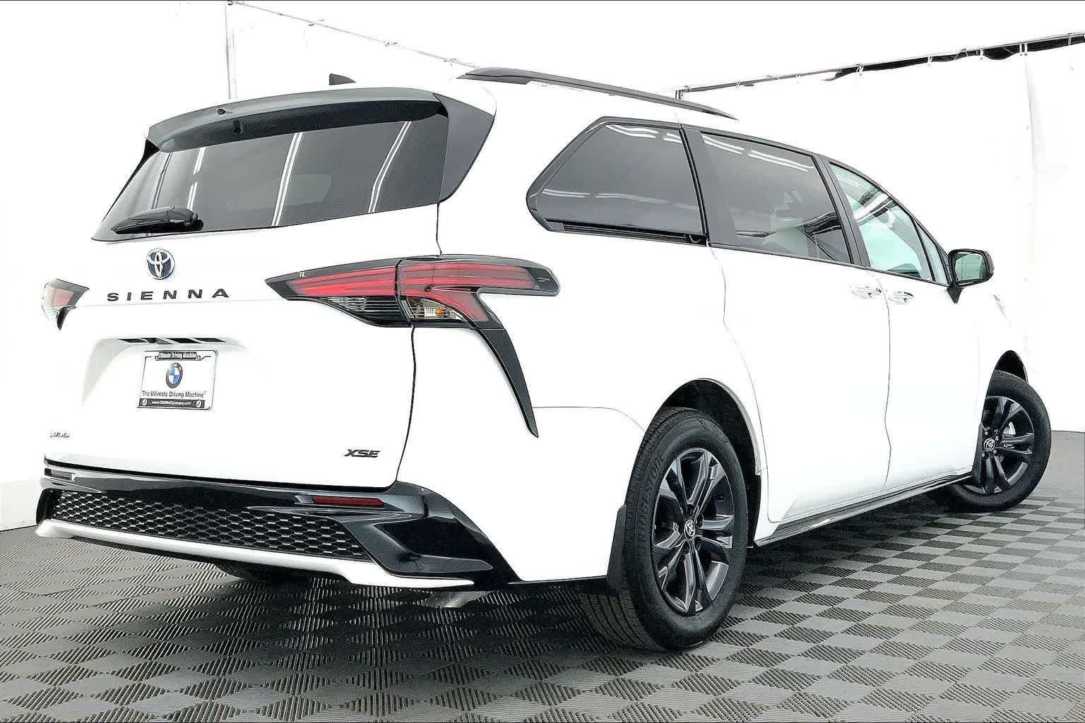 Thumbnail: 2025 Toyota Sienna - 22