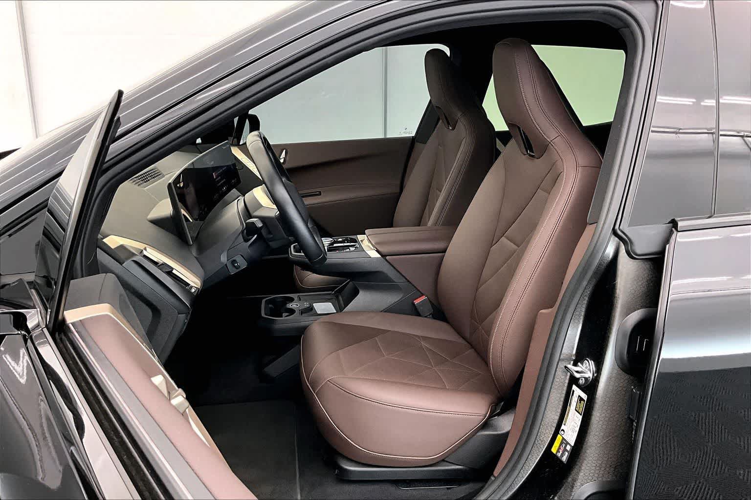 Thumbnail: 2025 BMW iX - 10