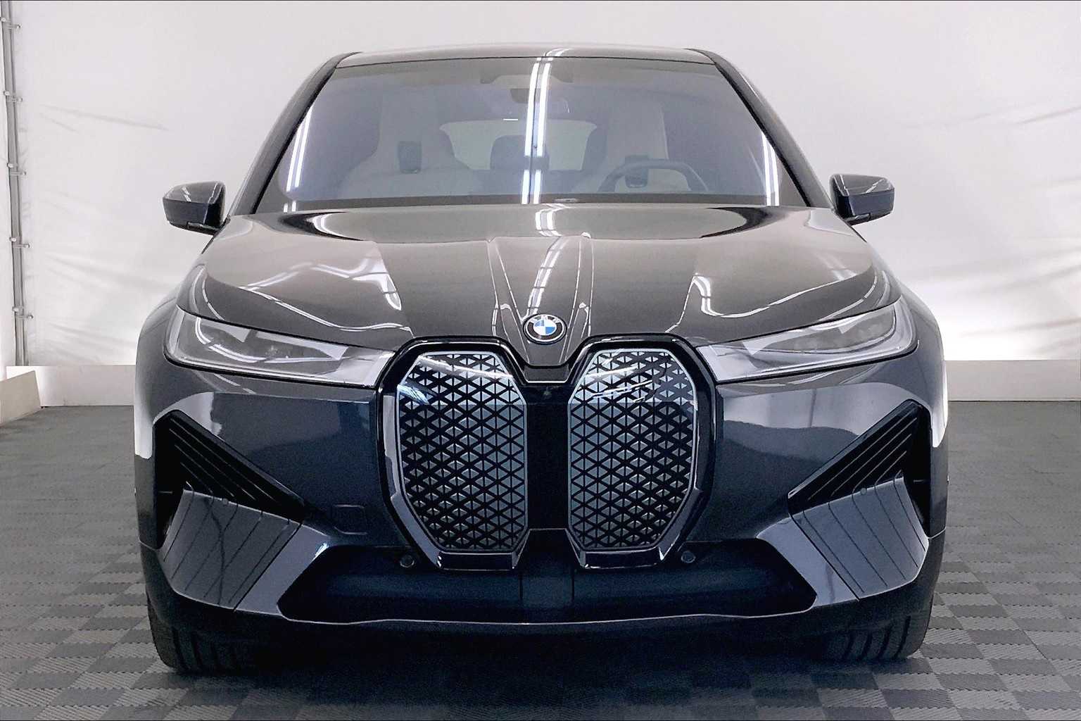 Thumbnail: 2024 BMW iX - 6