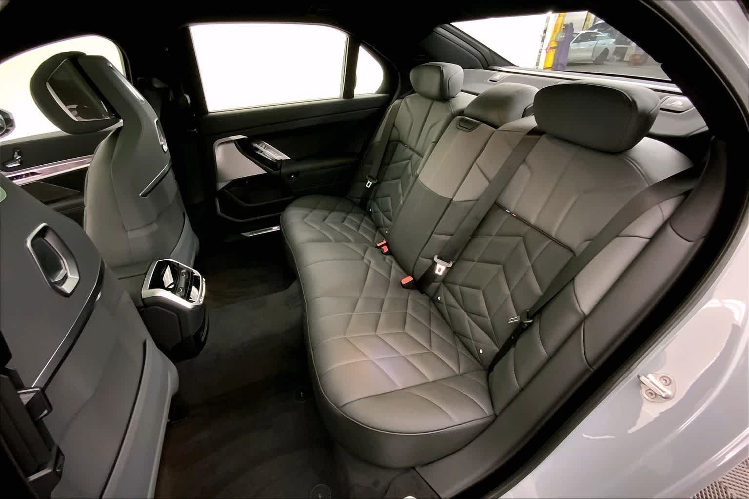 Thumbnail: 2026 BMW 7 Series - 13