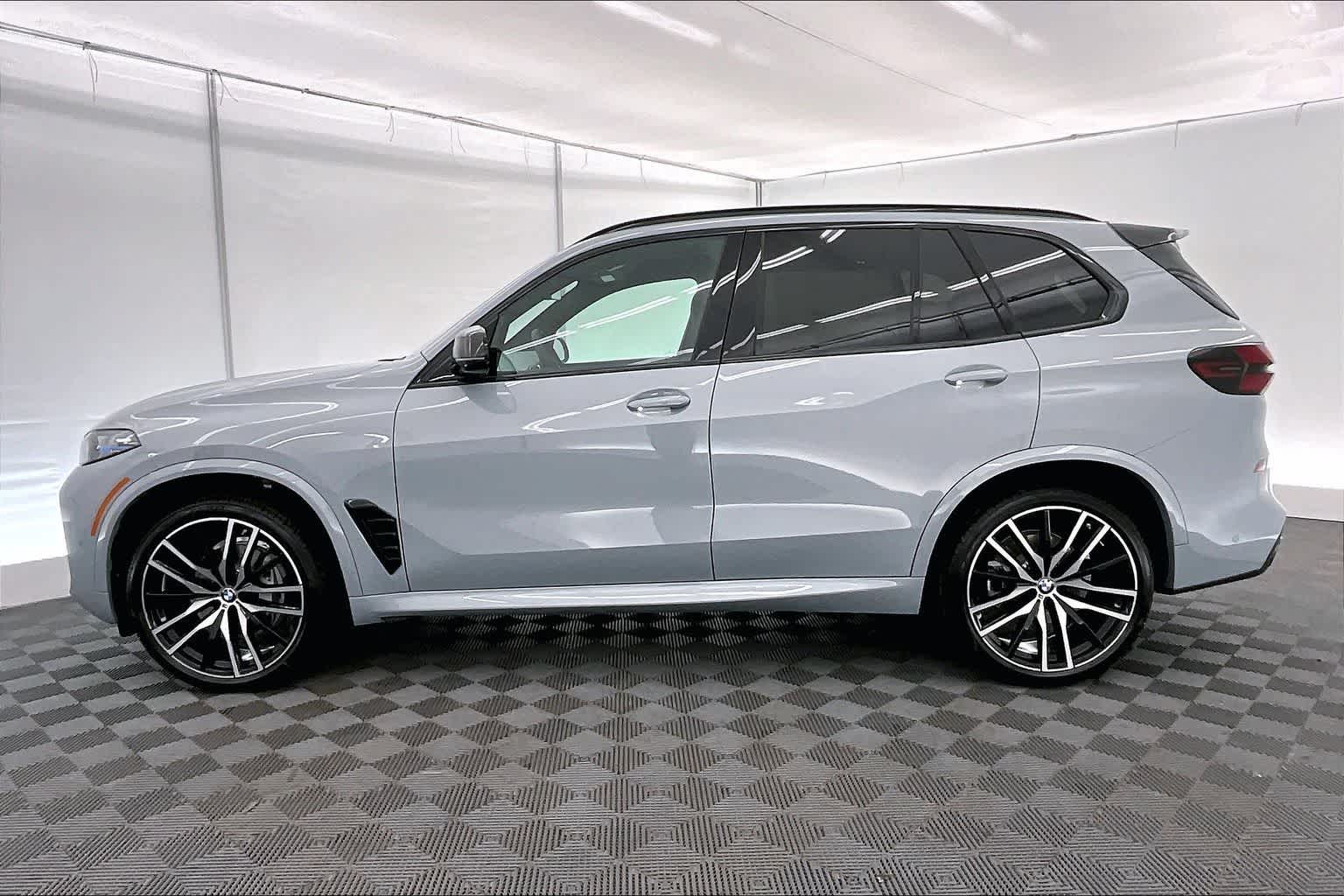 Thumbnail: 2026 BMW X5 - 3
