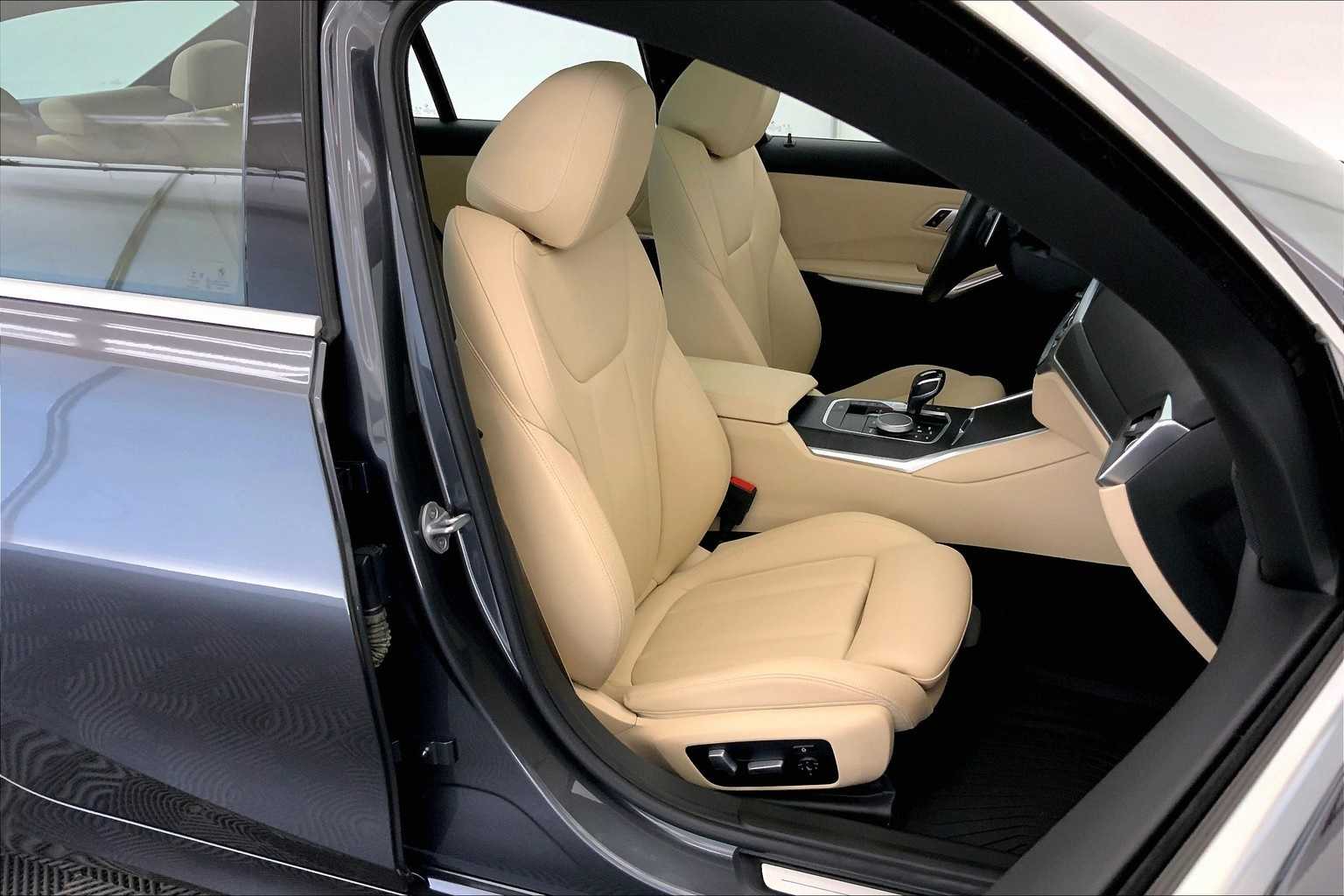 Thumbnail: 2021 BMW 3 Series - 13