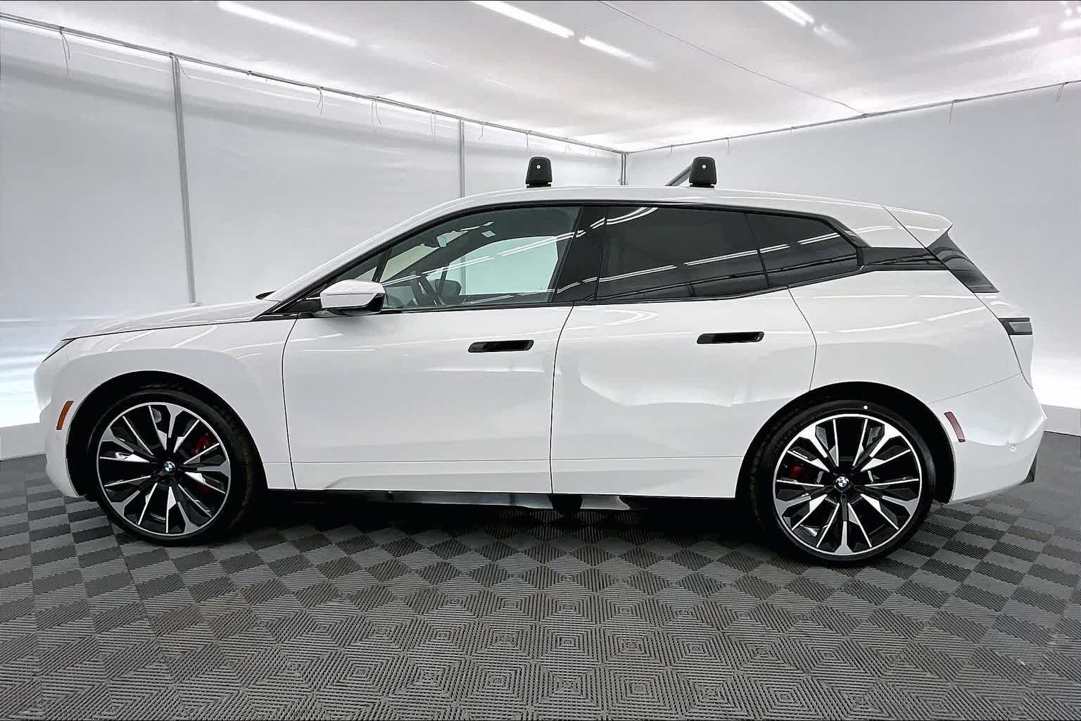 Thumbnail: 2026 BMW iX - 3