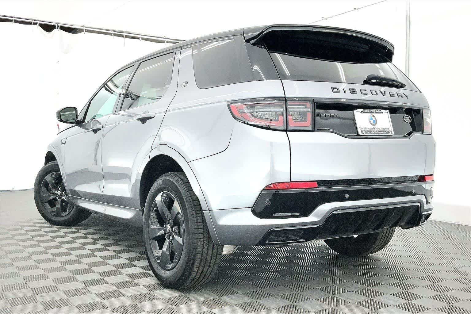 Thumbnail: 2022 Land Rover Discovery Sport - 4