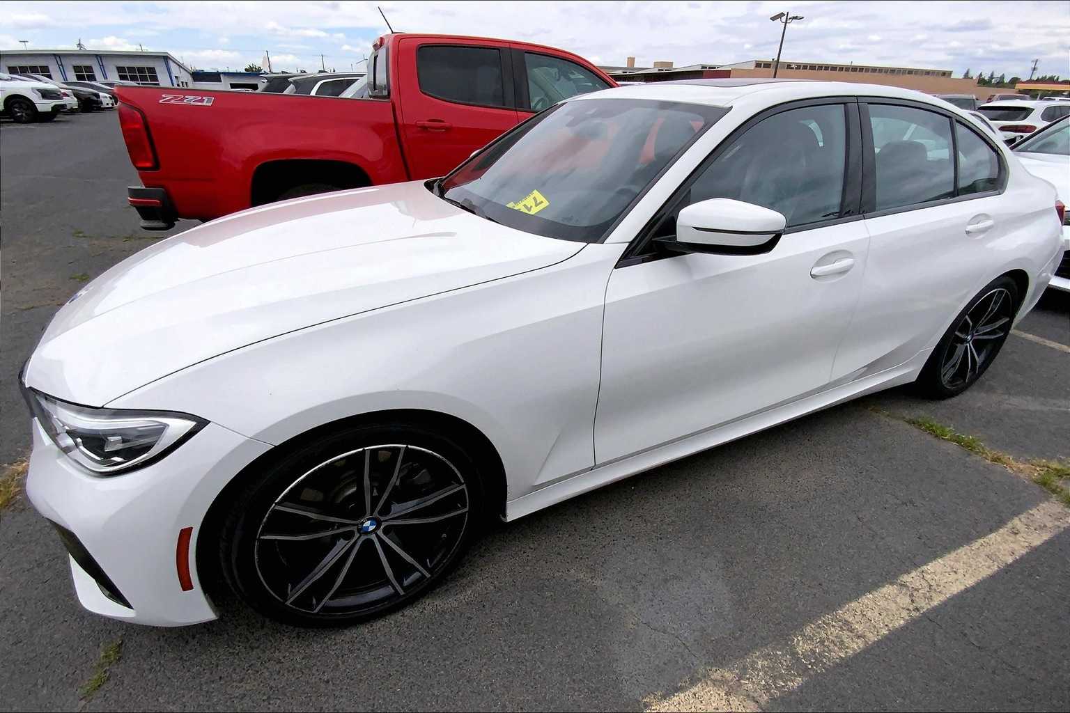 Thumbnail: 2020 BMW 3 Series - 3