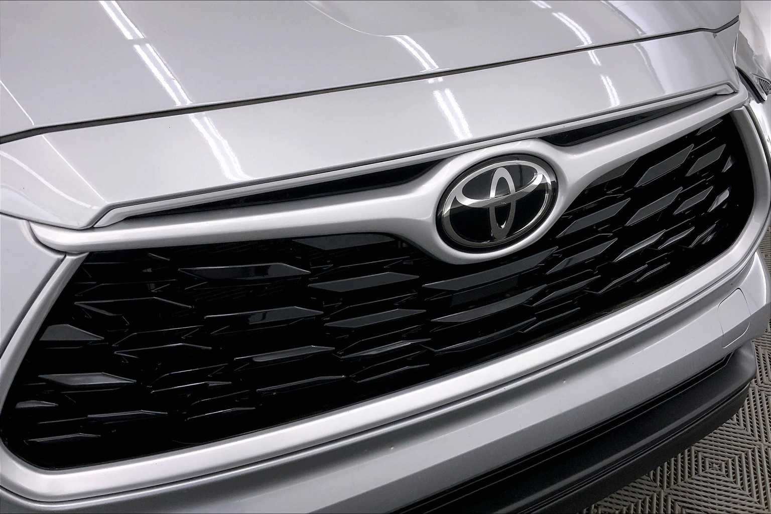 Thumbnail: 2024 Toyota Highlander - 33