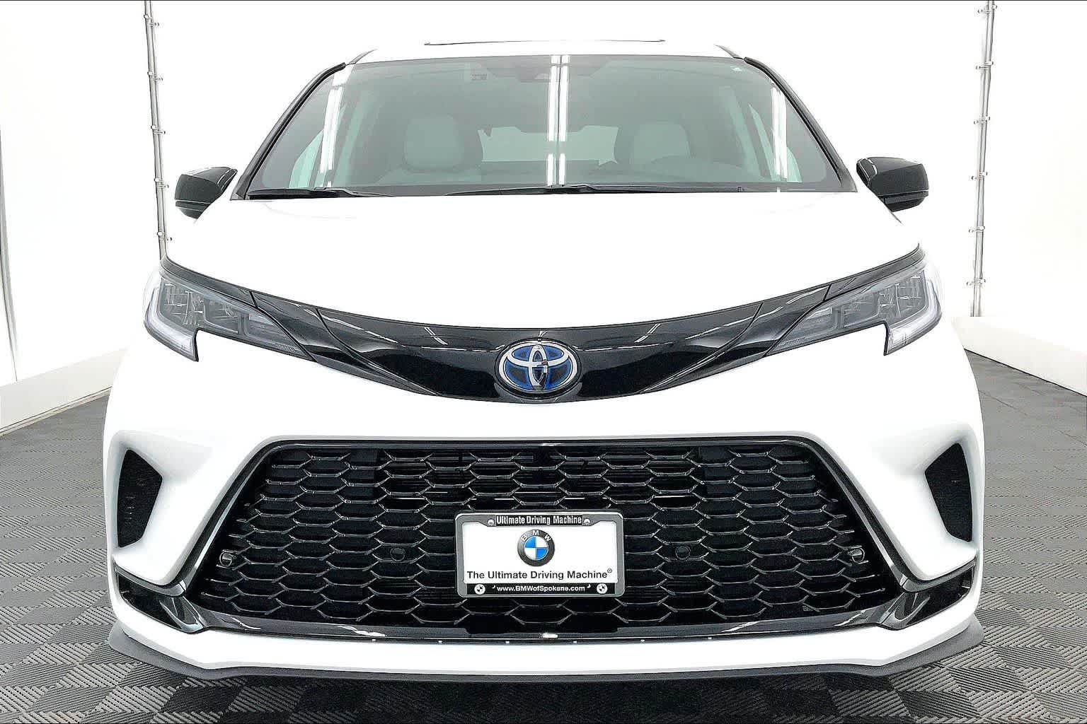 Thumbnail: 2025 Toyota Sienna - 6