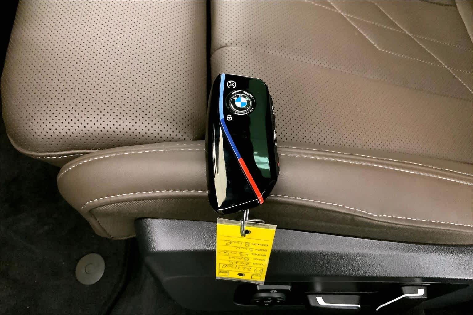 Thumbnail: 2025 BMW X3 - 19