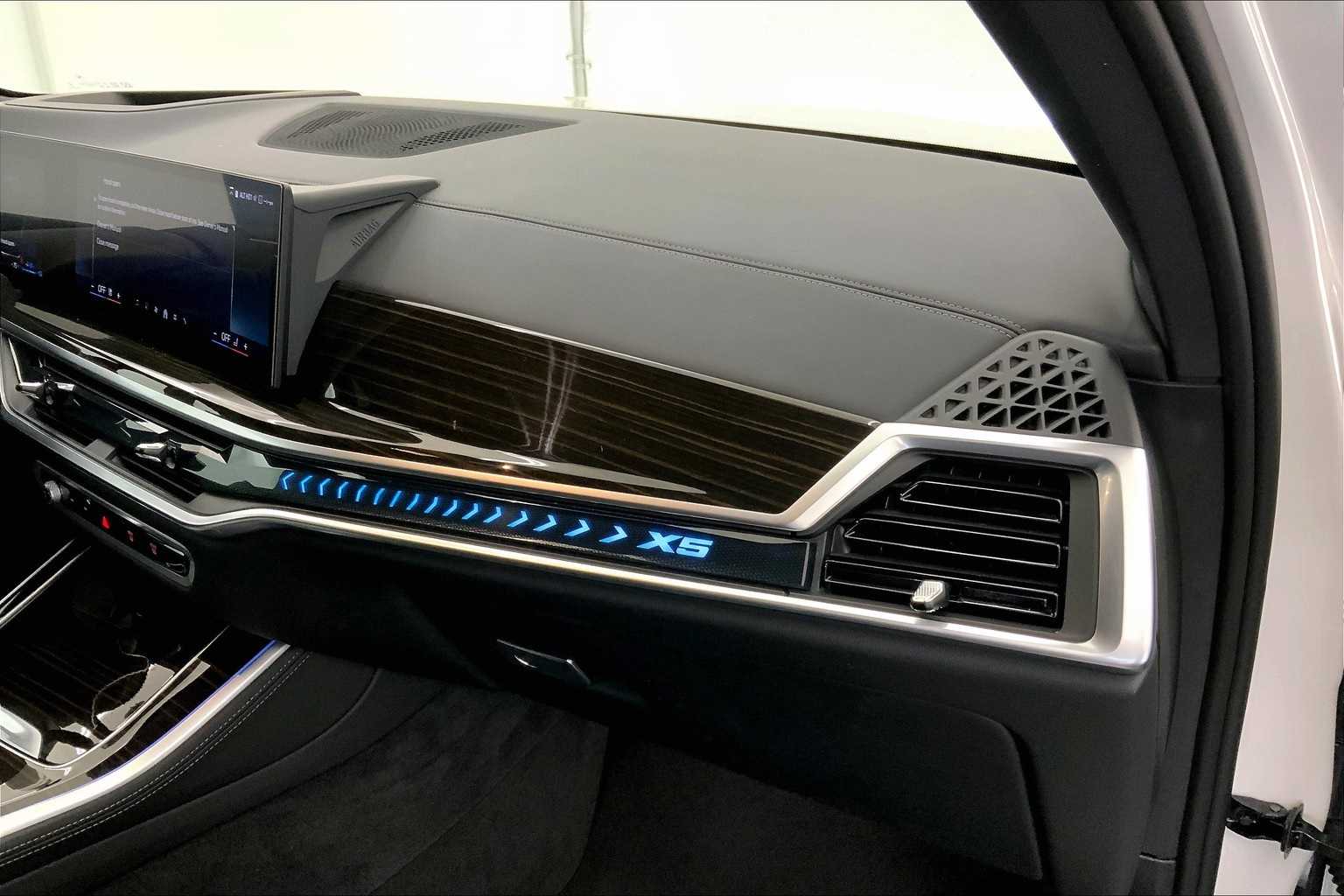 Thumbnail: 2025 BMW X5 - 23