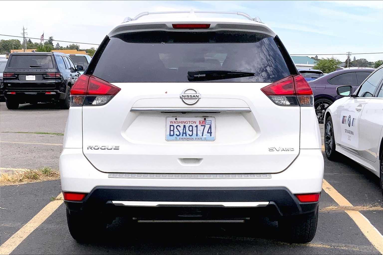 Thumbnail: 2017 Nissan Rogue - 5