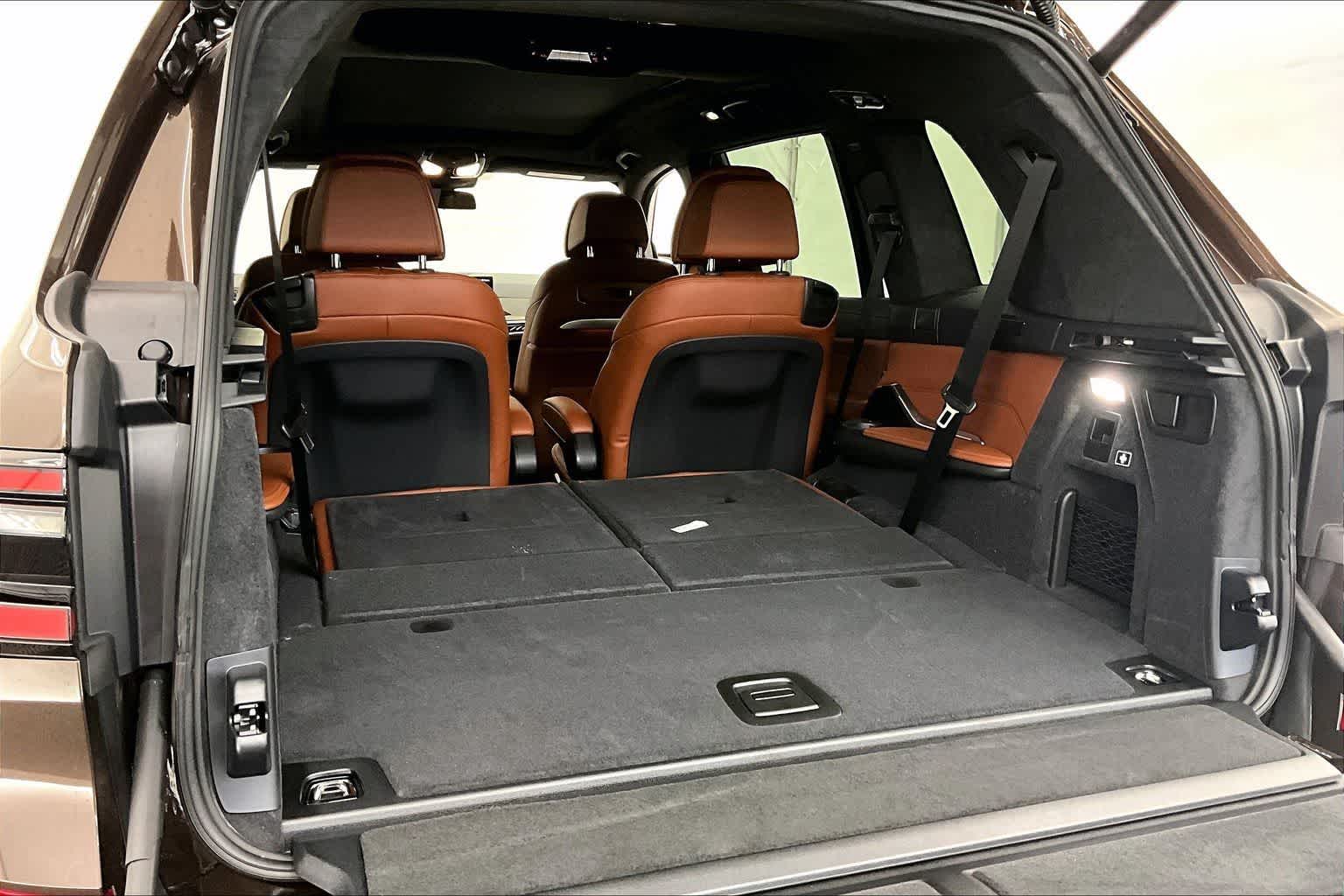 Thumbnail: 2026 BMW X7 - 19