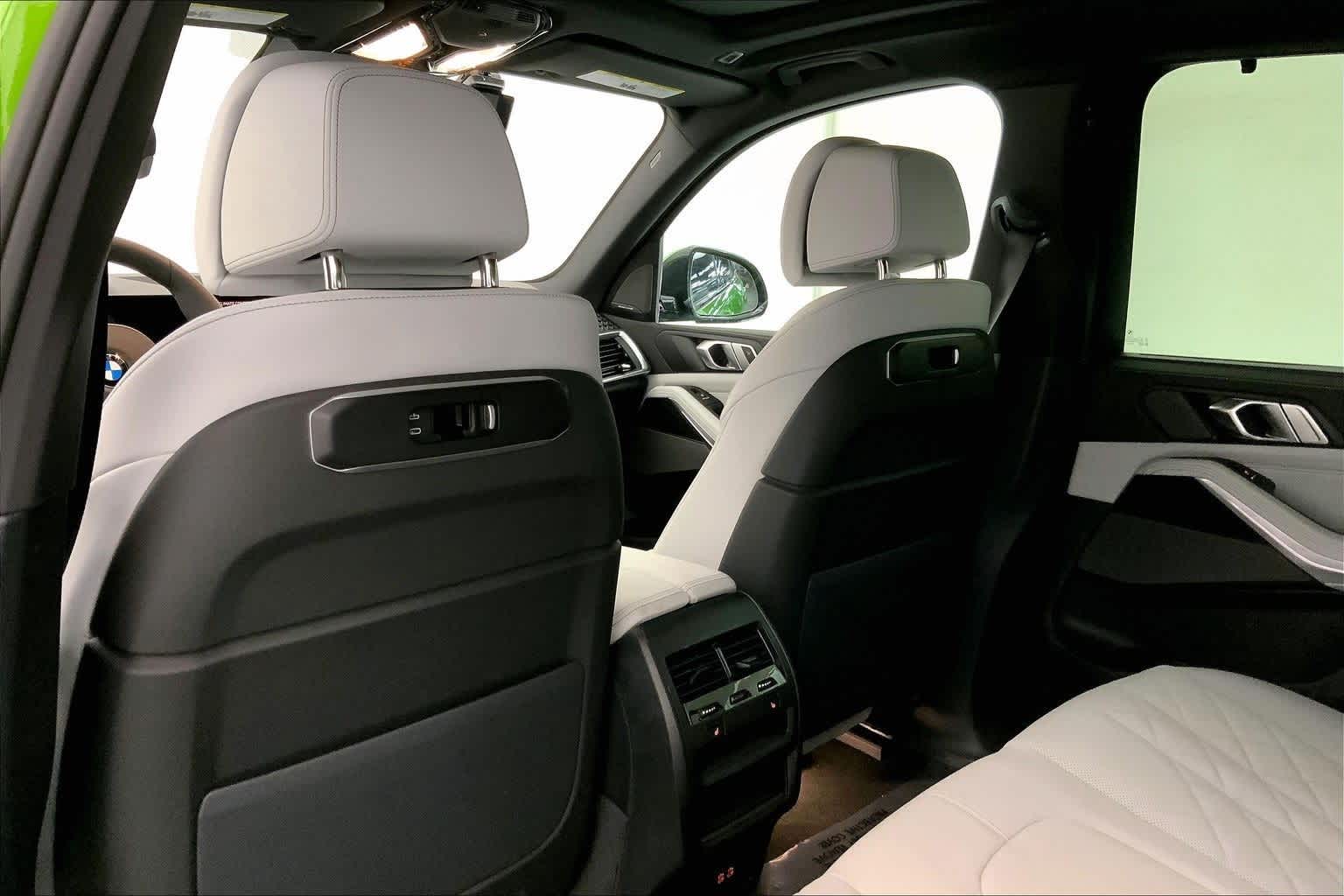 Thumbnail: 2026 BMW X5 - 12