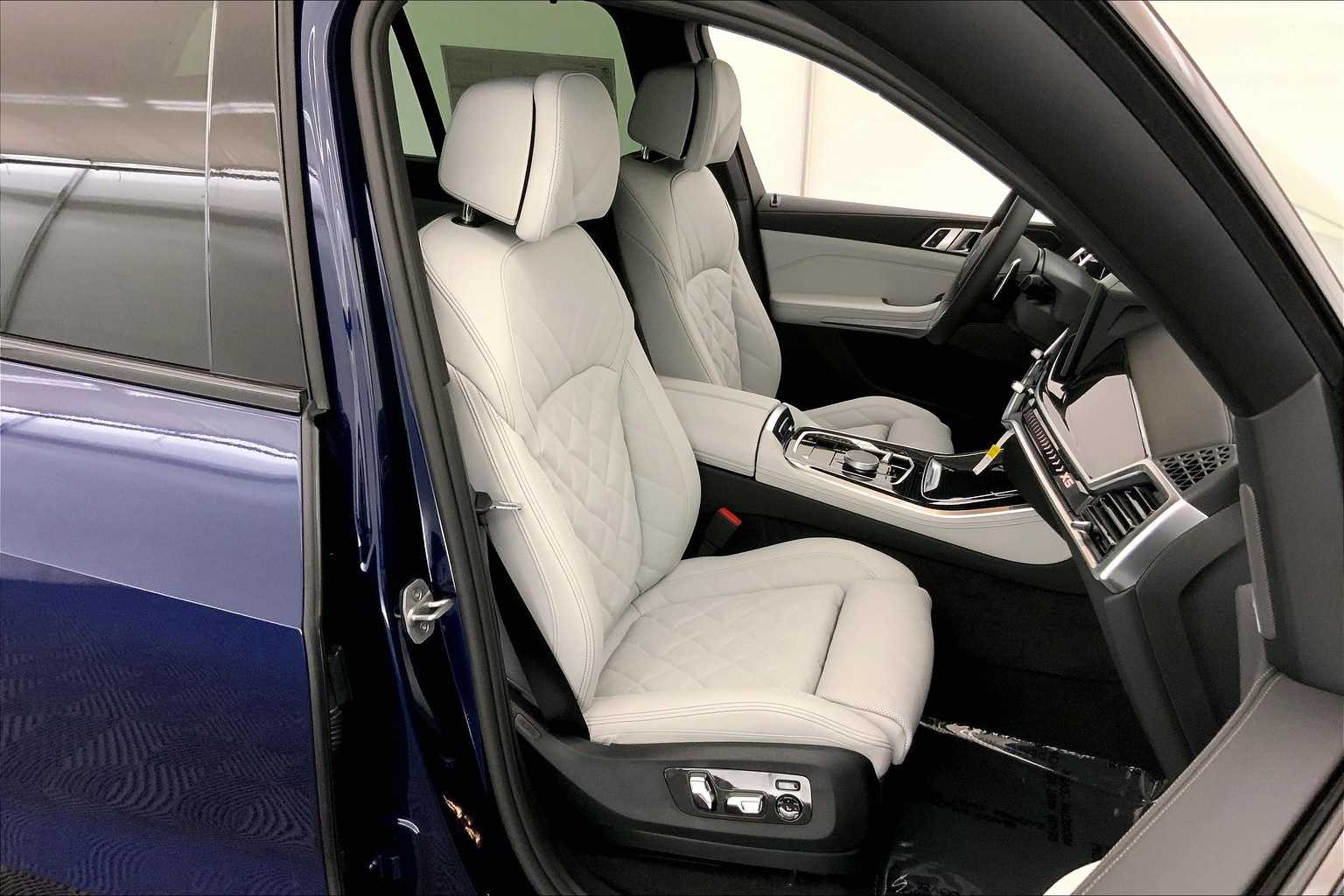 Thumbnail: 2026 BMW X5 - 14