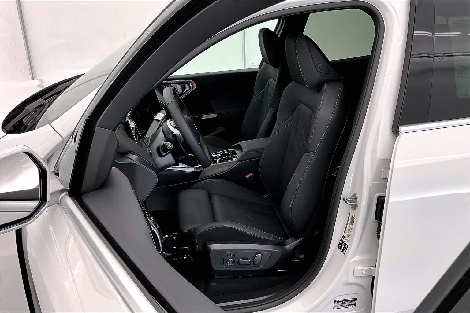 Thumbnail: 2026 BMW X3 - 11