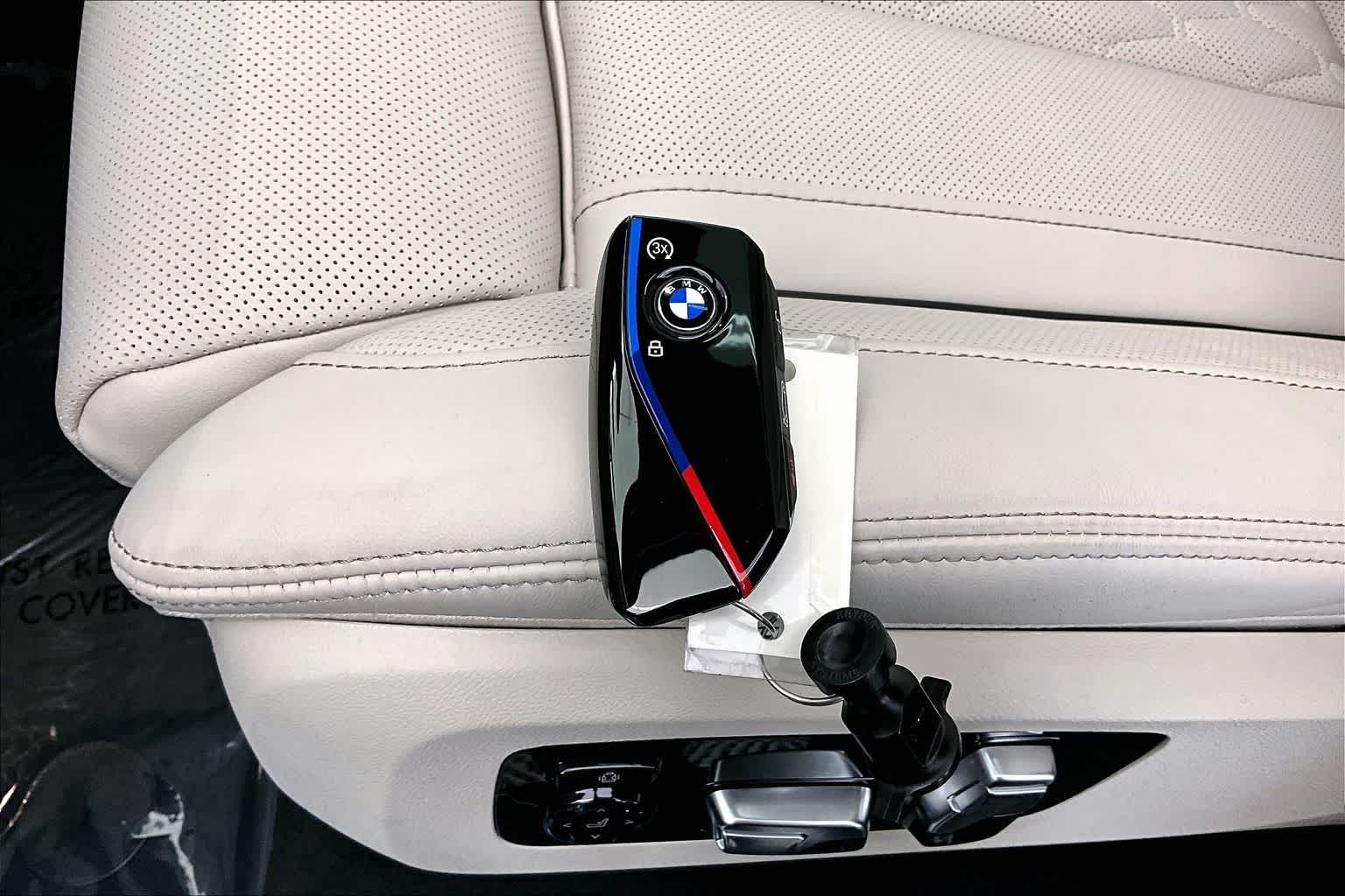 Thumbnail: 2026 BMW X7 - 20