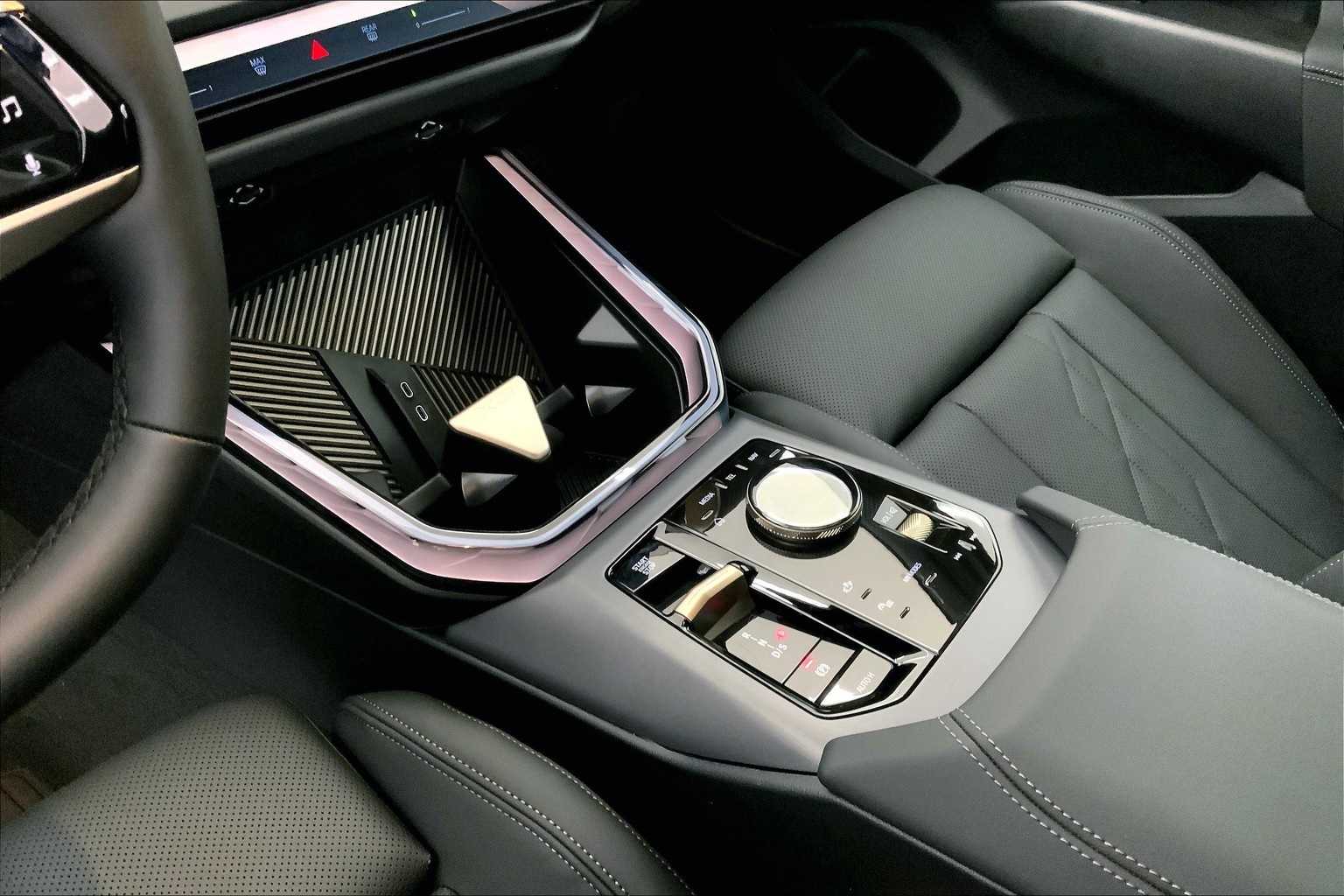 Thumbnail: 2025 BMW X3 - 17