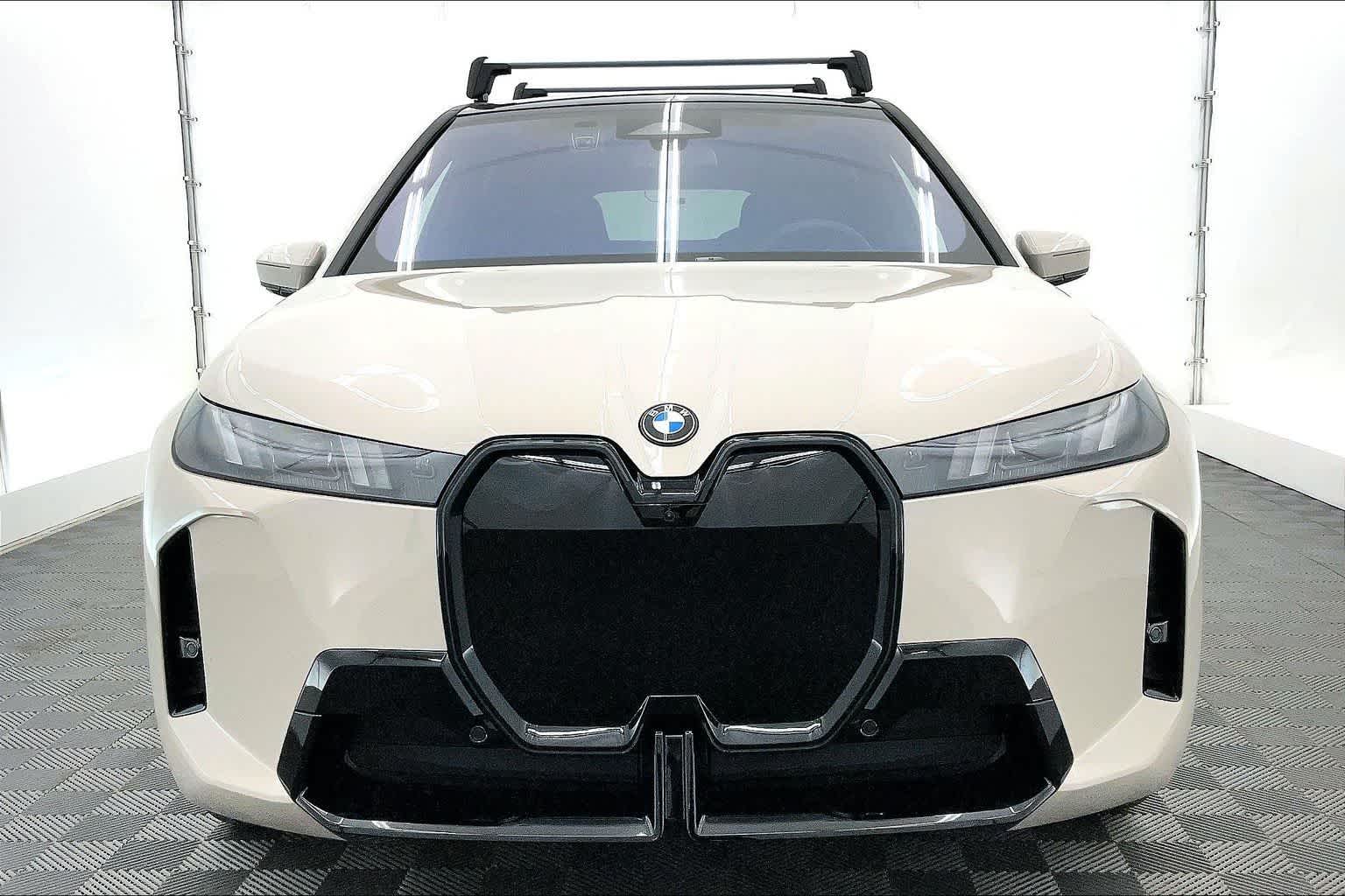 Thumbnail: 2026 BMW iX - 6