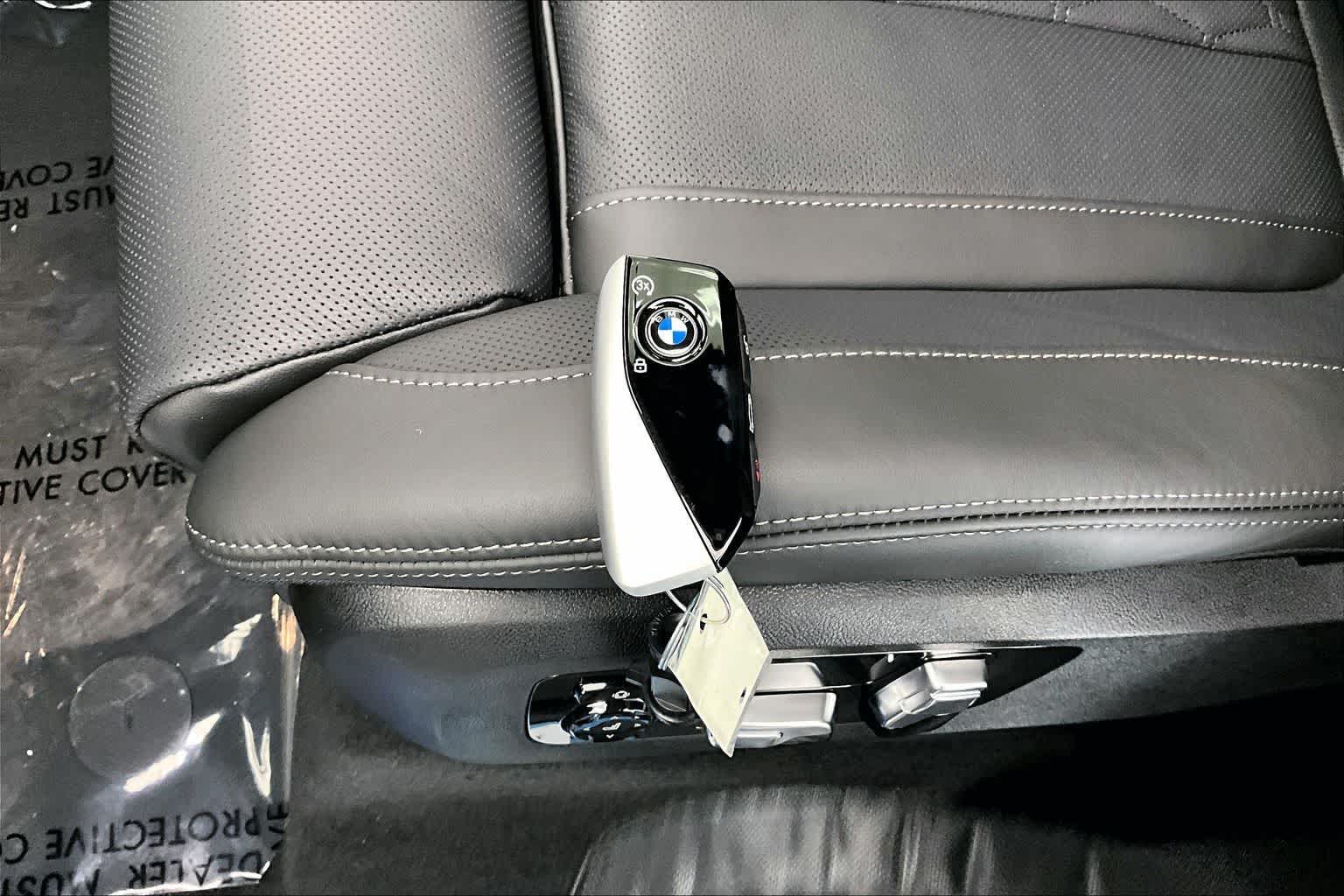 Thumbnail: 2026 BMW X7 - 18