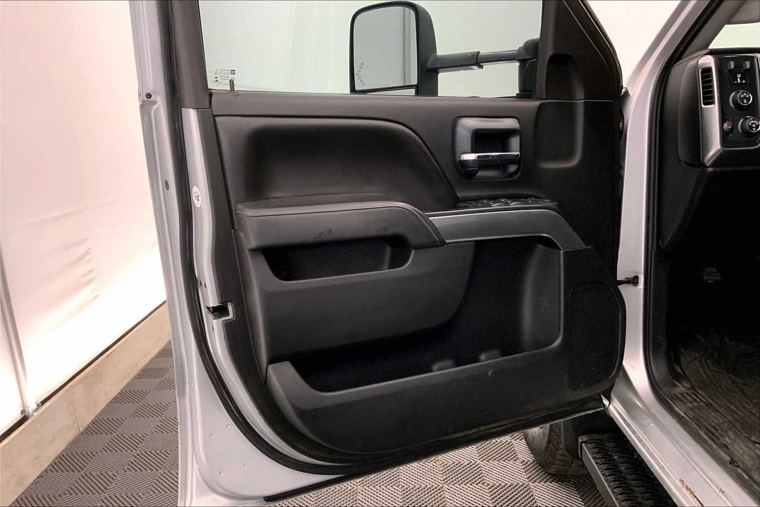 Thumbnail: 2015 Chevrolet Silverado 2500 - 27