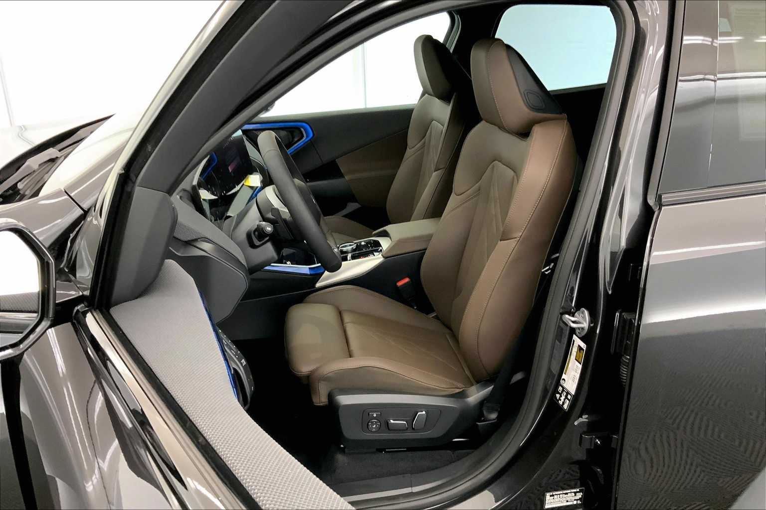 Thumbnail: 2025 BMW X3 - 11