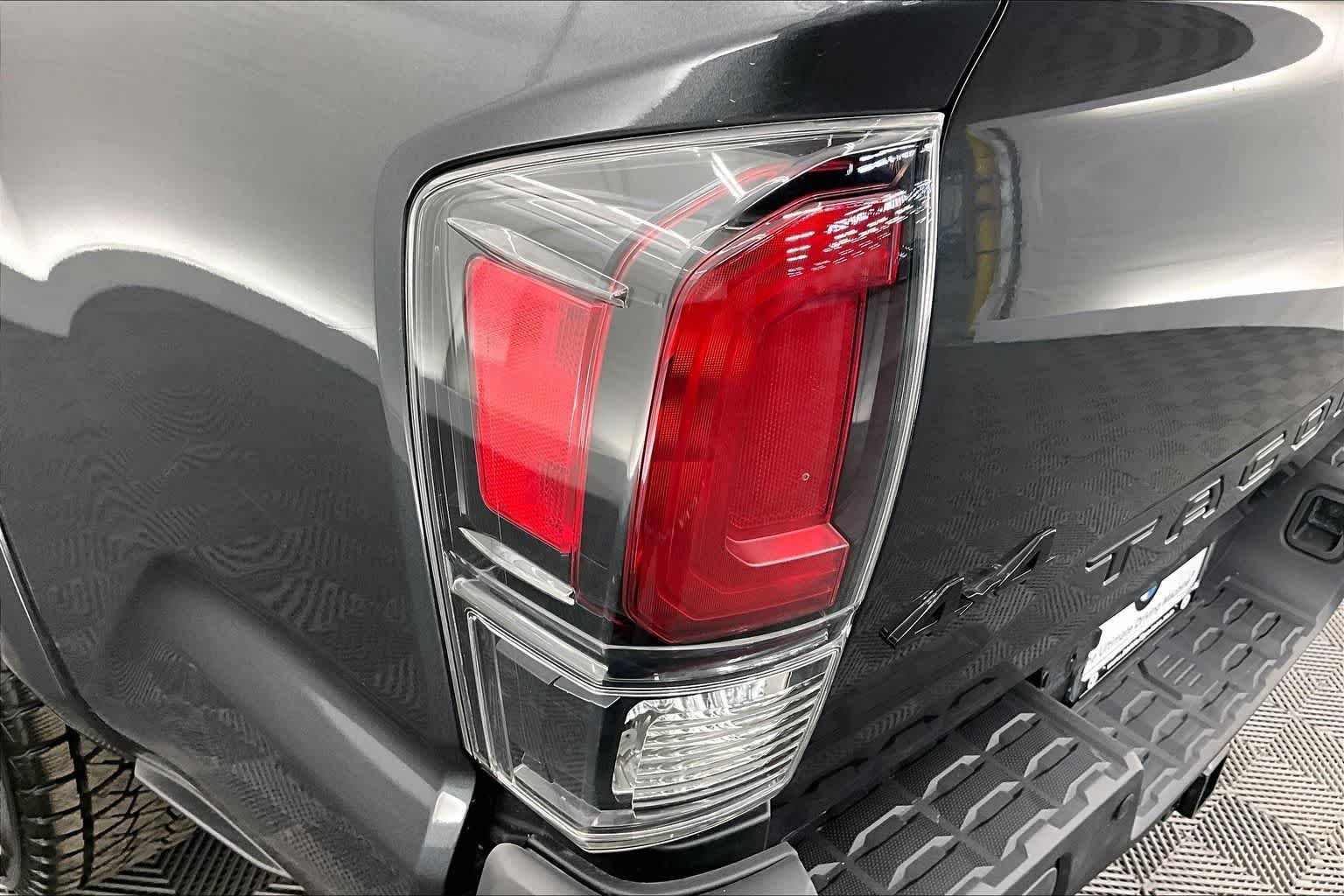 Thumbnail: 2021 Toyota Tacoma - 32