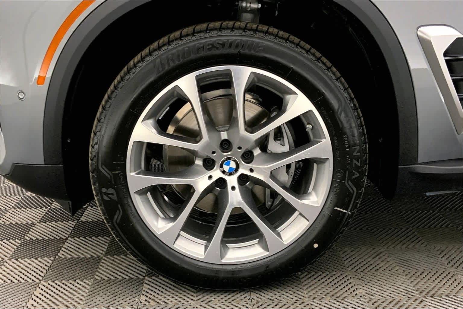 Thumbnail: 2026 BMW X5 - 8