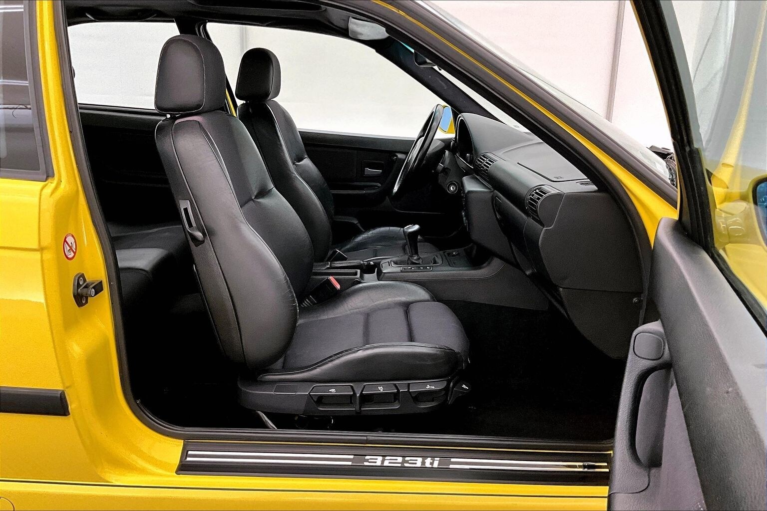 Thumbnail: 2000 BMW 2 Series - 12