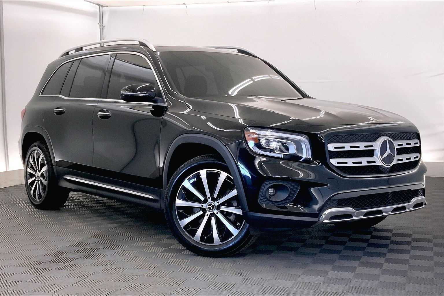 Thumbnail: 2022 Mercedes-Benz GLB - 21