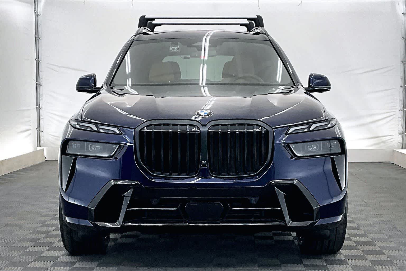Thumbnail: 2026 BMW X7 - 6