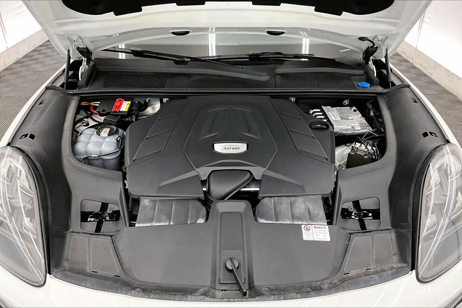 Thumbnail: 2021 Porsche Cayenne - 9