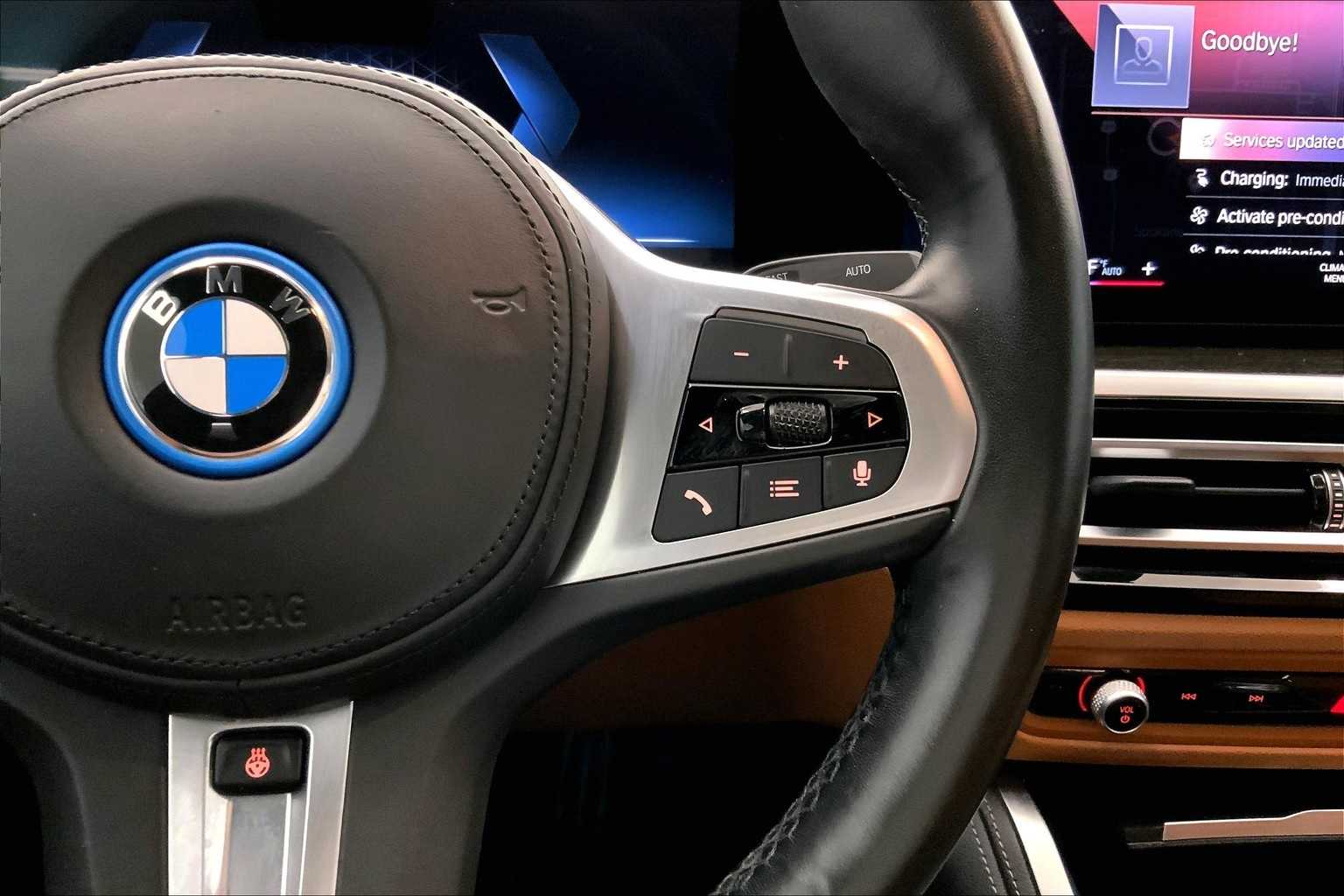 Thumbnail: 2022 BMW i4 - 26