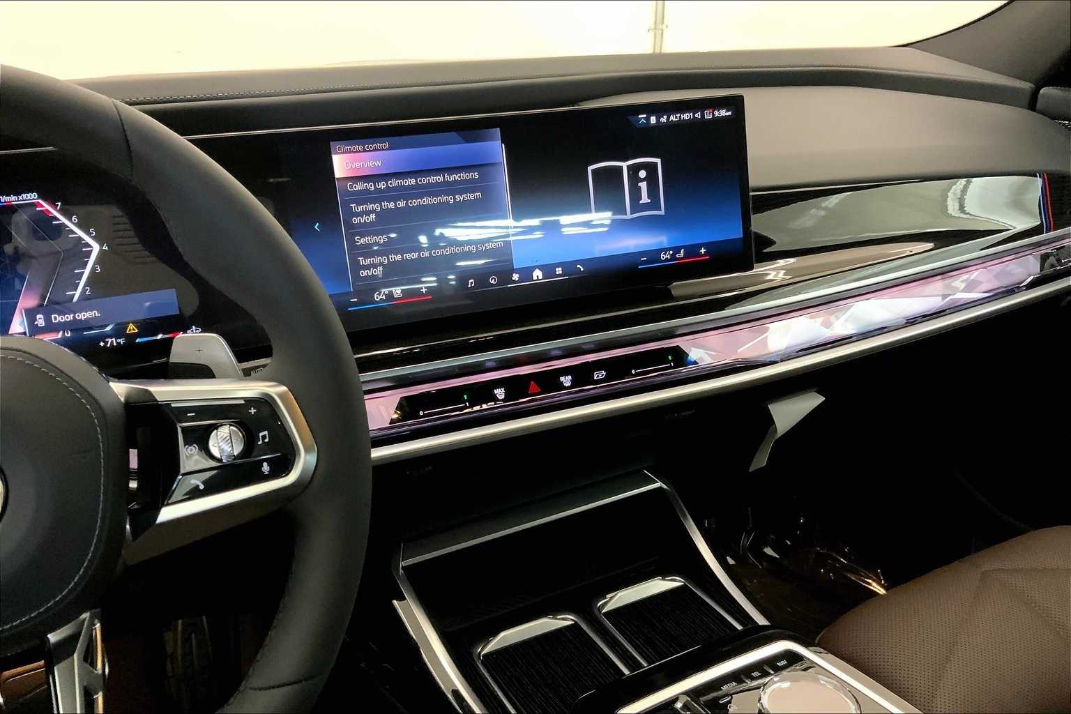 Thumbnail: 2025 BMW 7 Series - 16