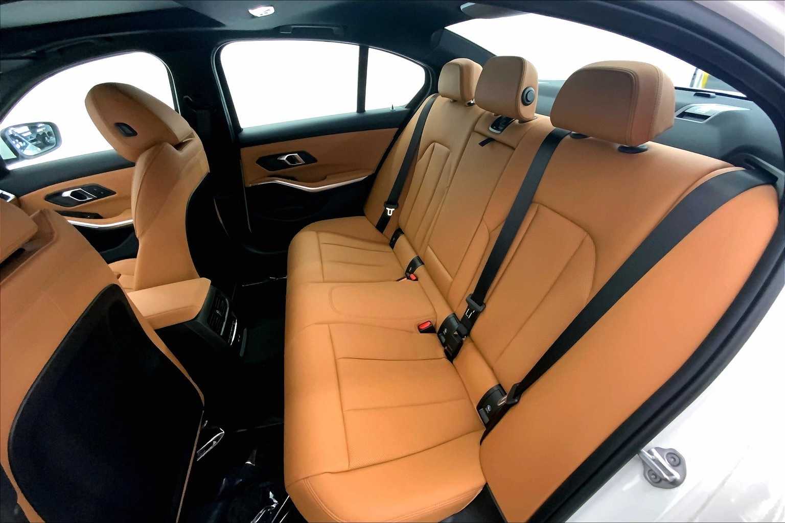 Thumbnail: 2025 BMW 3 Series - 13