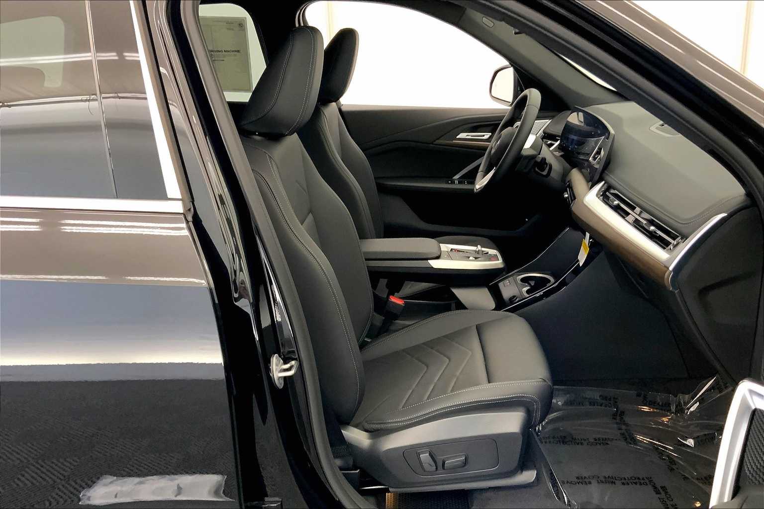 Thumbnail: 2025 BMW X1 - 14