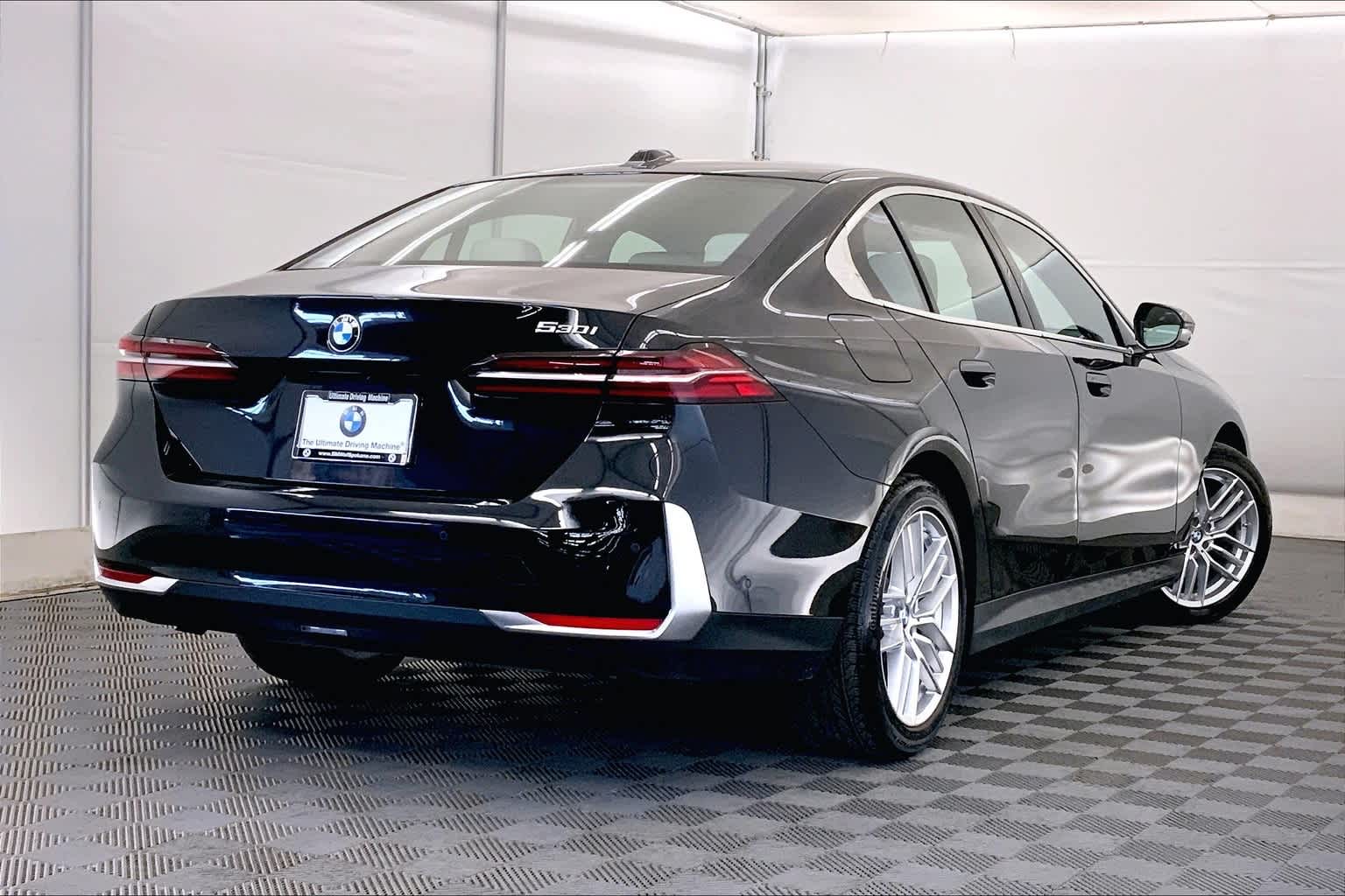 Thumbnail: 2024 BMW 5 Series - 22