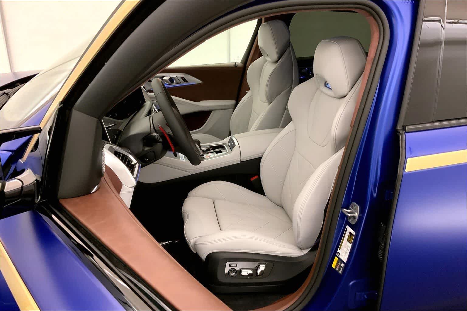 Thumbnail: 2026 BMW XM - 11