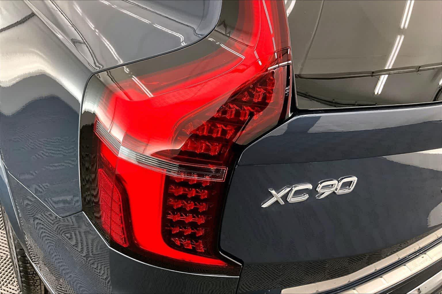 Thumbnail: 2025 Volvo XC90 - 32