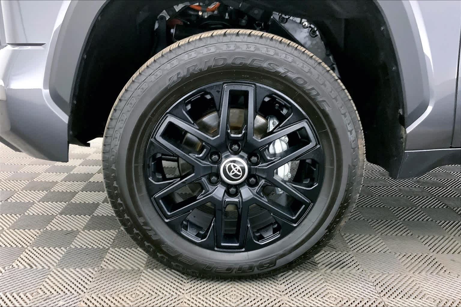 Thumbnail: 2024 Toyota Tundra - 8
