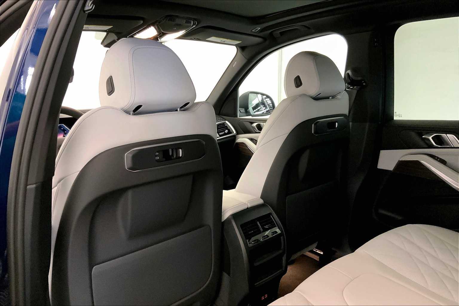 Thumbnail: 2026 BMW X5 - 12